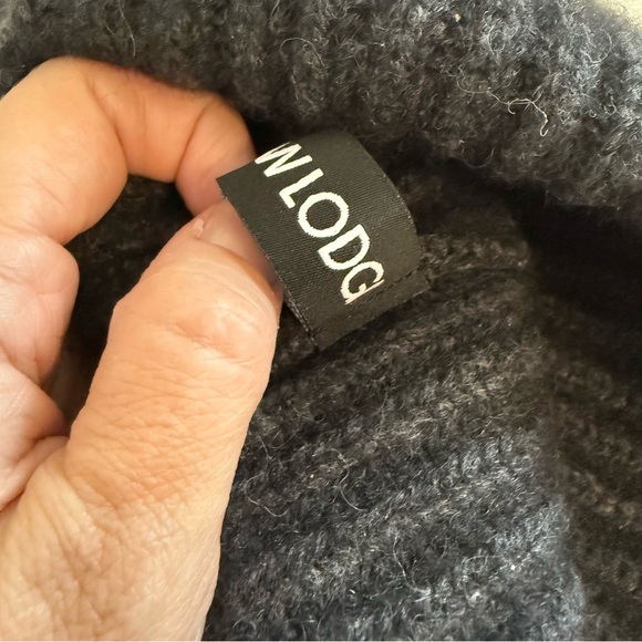 The Snow Lodge 100% Cashmere Dark Gray Beanie Snow Hat Cap - Picture 5 of 5